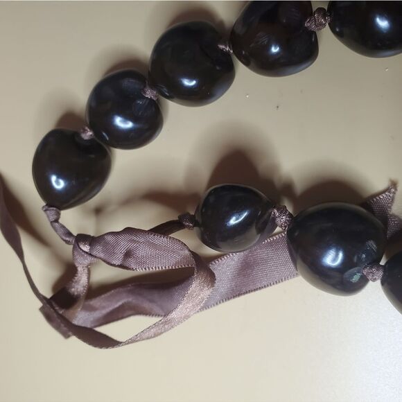 Hand‎ tied kukuii midnight necklace - Picture 3 of 4
